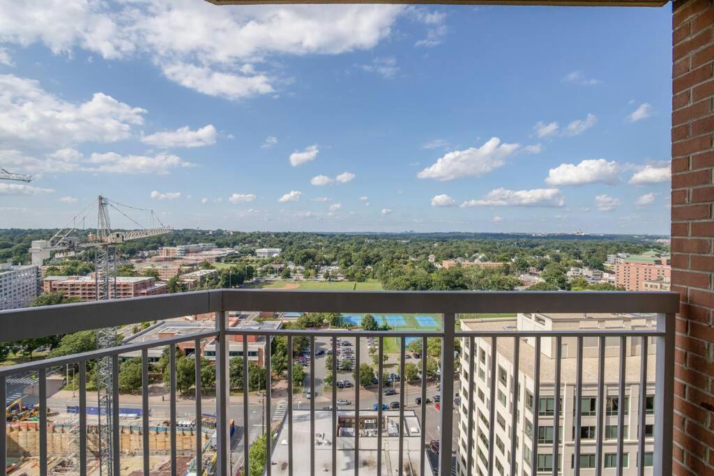 Exclusive Apt In Ballston With Gym Арлингтон Экстерьер фото