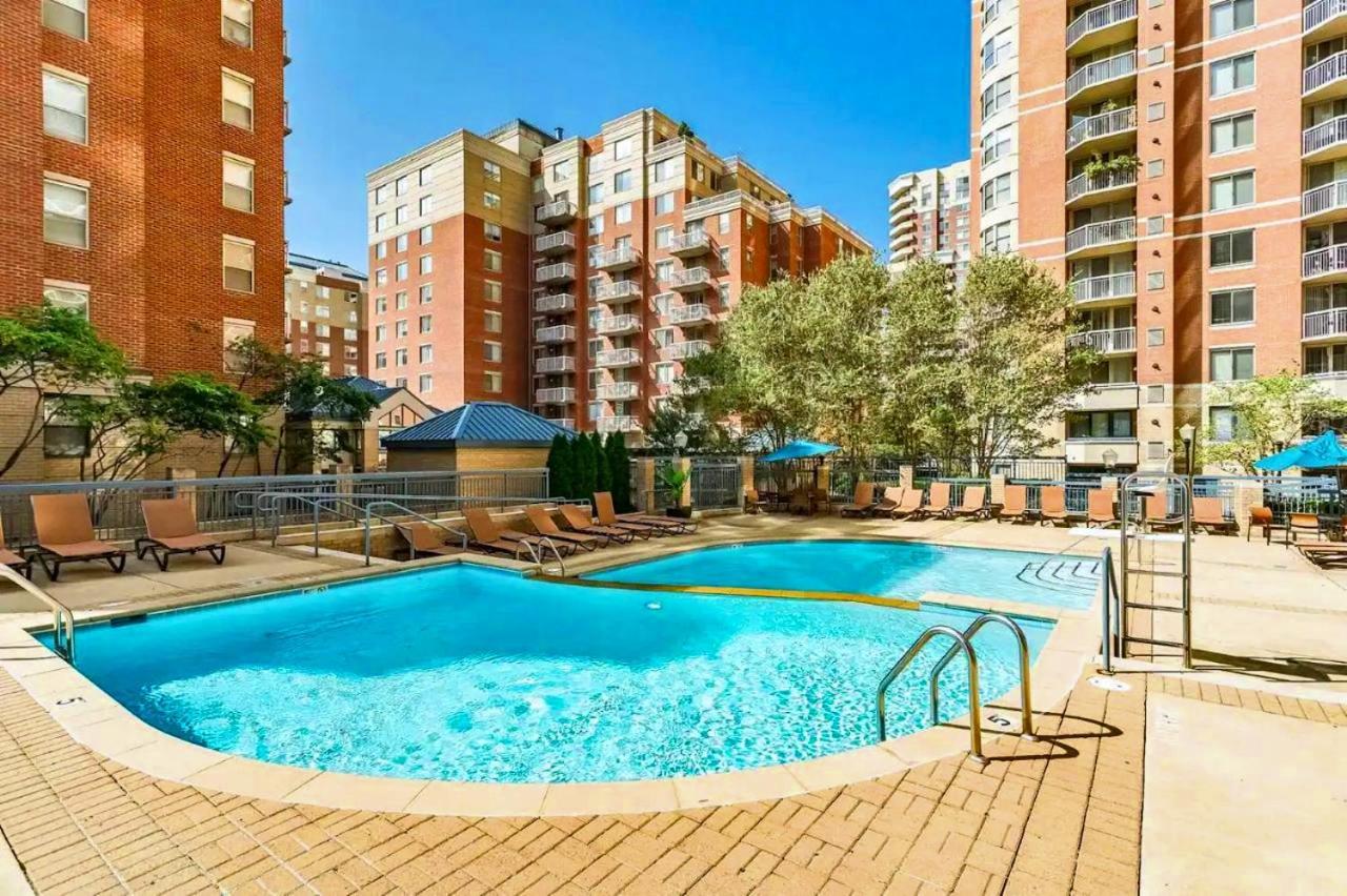 Exclusive Apt In Ballston With Gym Арлингтон Экстерьер фото